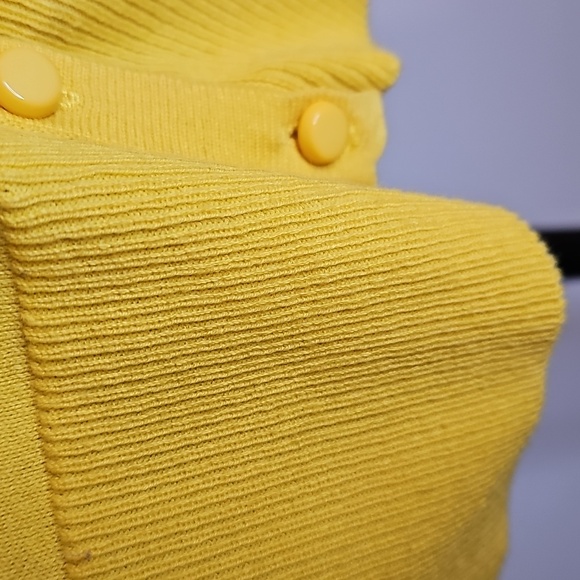 Anthropologie Moth Abuzz Bee Cardigan Sweater, Crochet Bumblebees, Yellow, Large - Picture 5 of 8